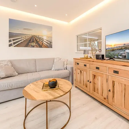 Sunside #4 Apartment